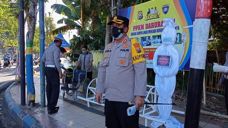 PPKM Darurat di Pamekasan, Dirikan Pos Pantau hingga Keranda dan Pocong