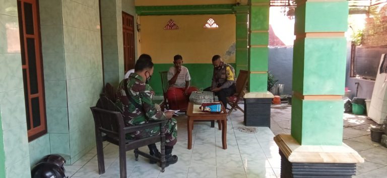 Vaksinasi Rendah, Petugas Keliling ke Rumah Warga