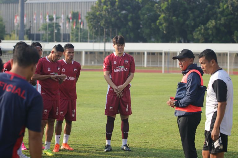 Jelang Lawan PS Tira, Madura United Datangkan Pemain Asal Korea