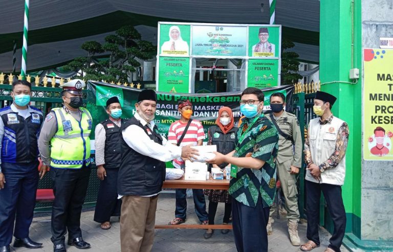 PCNU Pamekasan Bagikan Masker dan Vitamin ke Peserta MTQ Jatim
