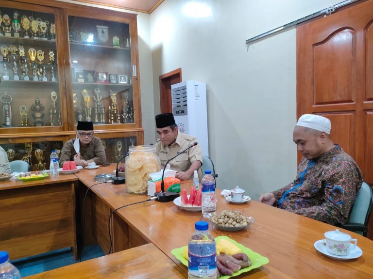Berkunjung ke Bata Bata, Ahmad Muzani Bawa Pesan Khusus dari Prabowo