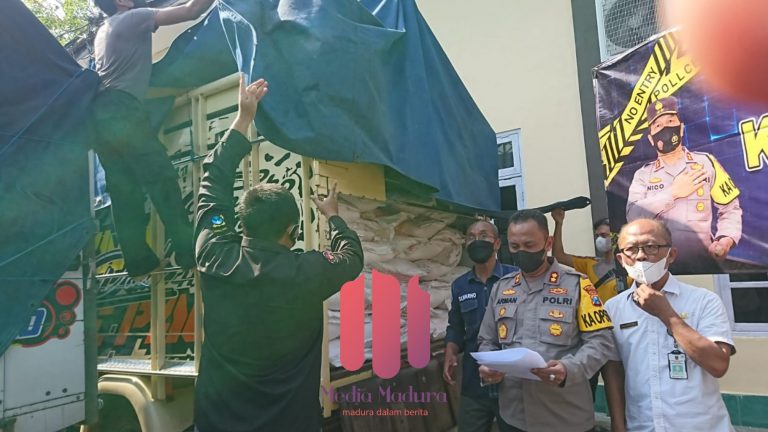 Polisi Gagalkan Penyelundupan 17 Ton Pupuk Subsidi di Sampang