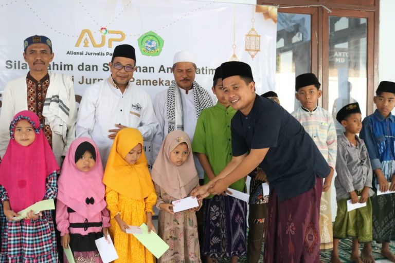 AJP Peduli di Bulan Ramadan, 150 Anak Yatim Dapat Santunan