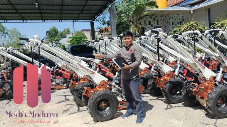 Dinas Pertanian Sampang Salurkan 57 Unit Alsintan
