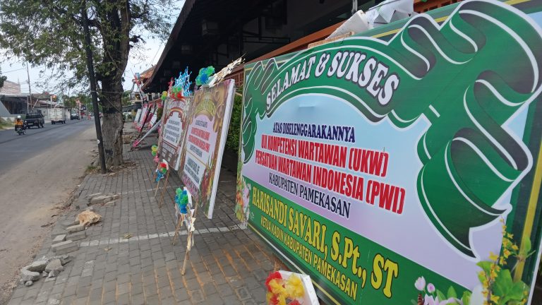 Ratusan Karangan Bunga Hiasi Lokasi UKW Pamekasan, Djoko Tetuko: Pecah Rekor