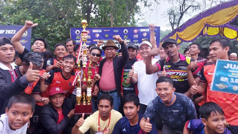 Kecamatan Karang Penang Bakal Punya Lapangan Sepak Bola yang Keren, Ini Janji Aliyadi Mustofa