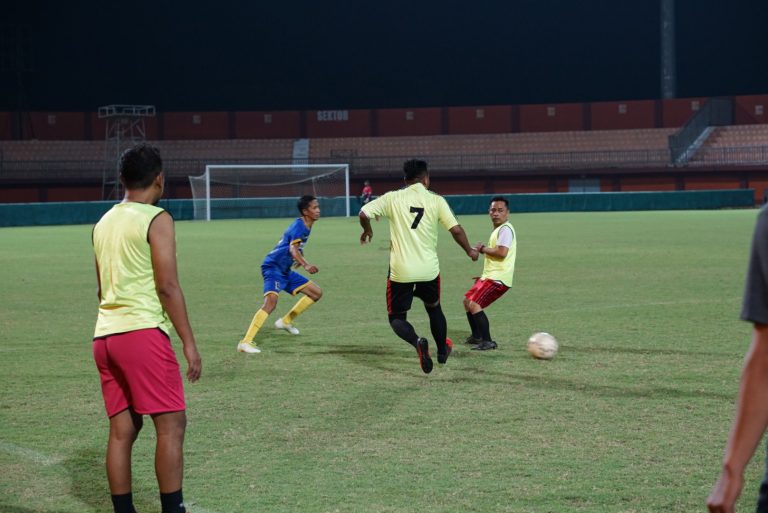 Laga Persahabatan, Kadin FC Kalahkan Pemkab Pamekasan