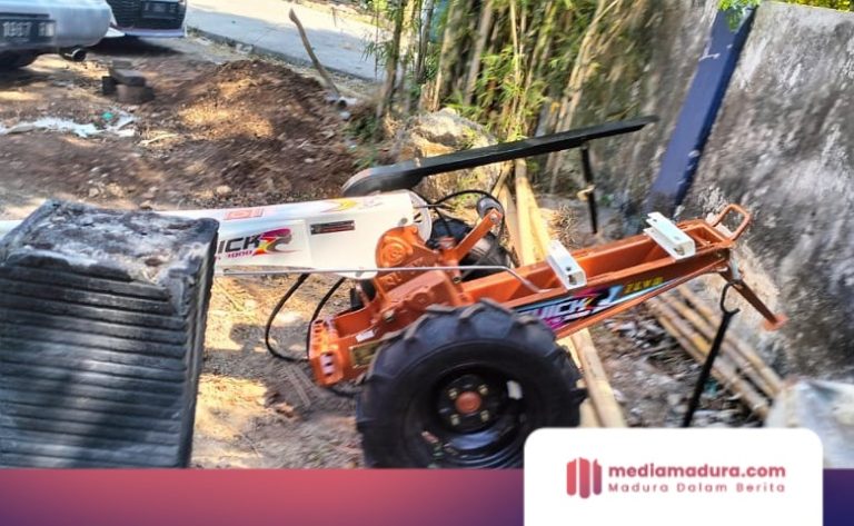 Aneh! Bantuan Mesin Traktor Hilang di Halaman Kantor Dinas Pertanian Sampang