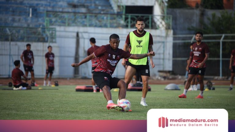 Resmi Dikenalkan Madura United, Brayan Angulo Bakal Pakai Nomor Punggung 70