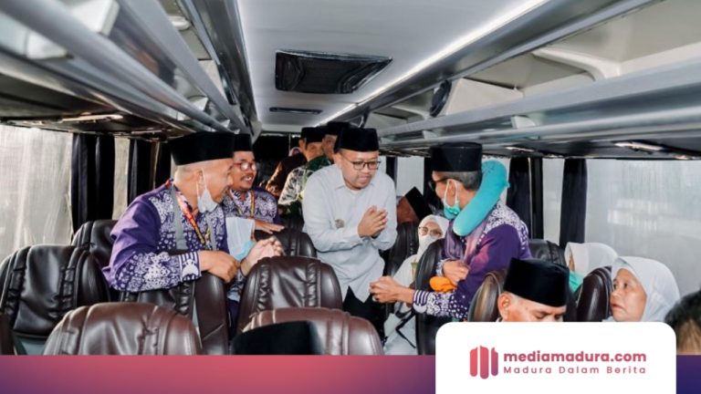 104 Calon Jamaah Haji Sampang Diberangkatkan