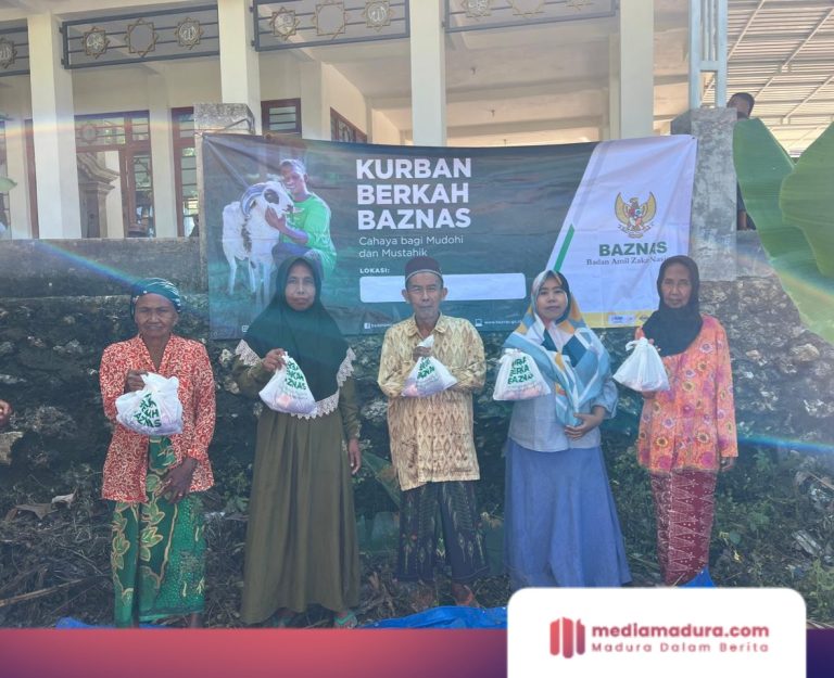 Hj. Ansari Salurkan Bantuan Qurban dari BAZNAS