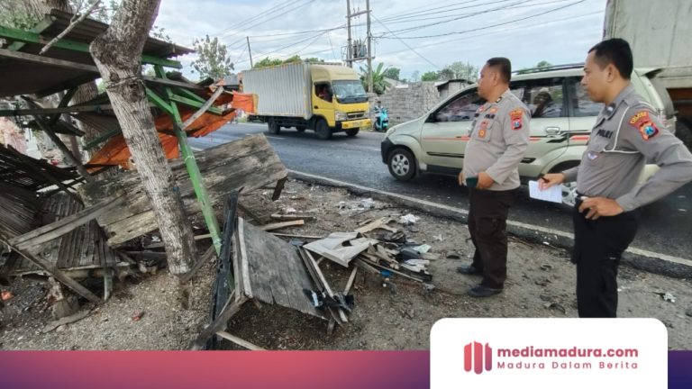 Mobil APV Tabrak Truk Tangki di Sampang, Satu Orang Meninggal