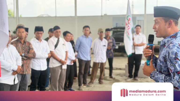 Haji AB Kukuhkan Pengurus PAC HKTI Sampang