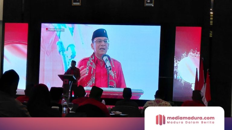 Di Hadapan Pengurus Gen Z, DPD PDI Jatim Puji Romantisme Taufadi dan Hj. Ansari