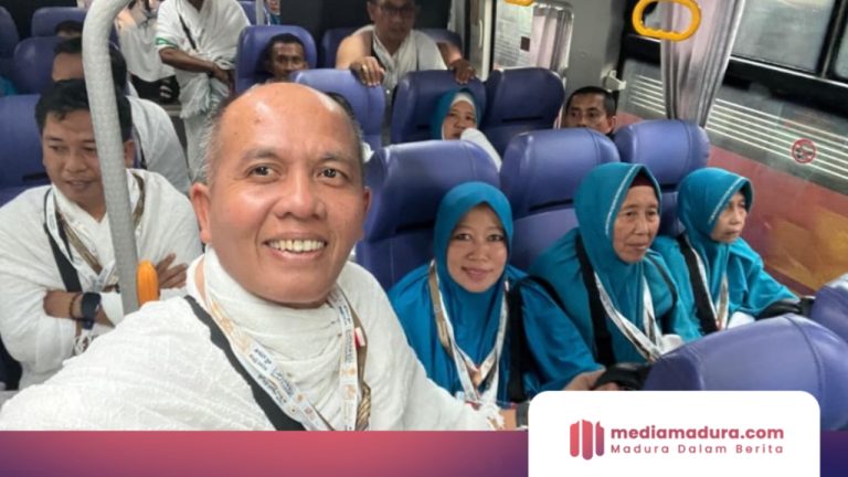 14 Tahun Menunggu, Pasutri di Pamekasan Ini Wujudkan Impian Berhaji Bersama Ibu dan Mertua