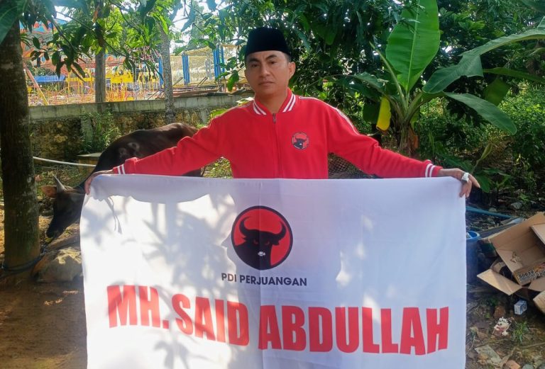 Idul Adha, Sahur Abadi Potong 3 Sapi Kurban dan Salurkan pada Warga
