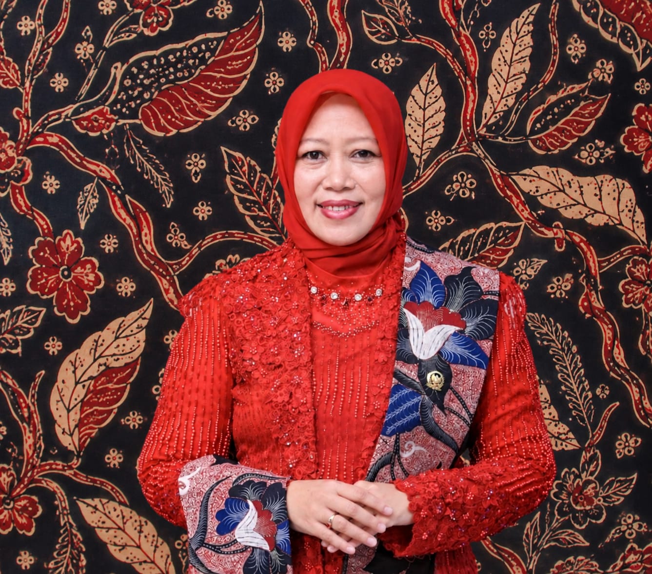 Hari Batik Nasional, Hj. Ansari Tekankan Pentingnya Keberpihakan kepada Pedagang
