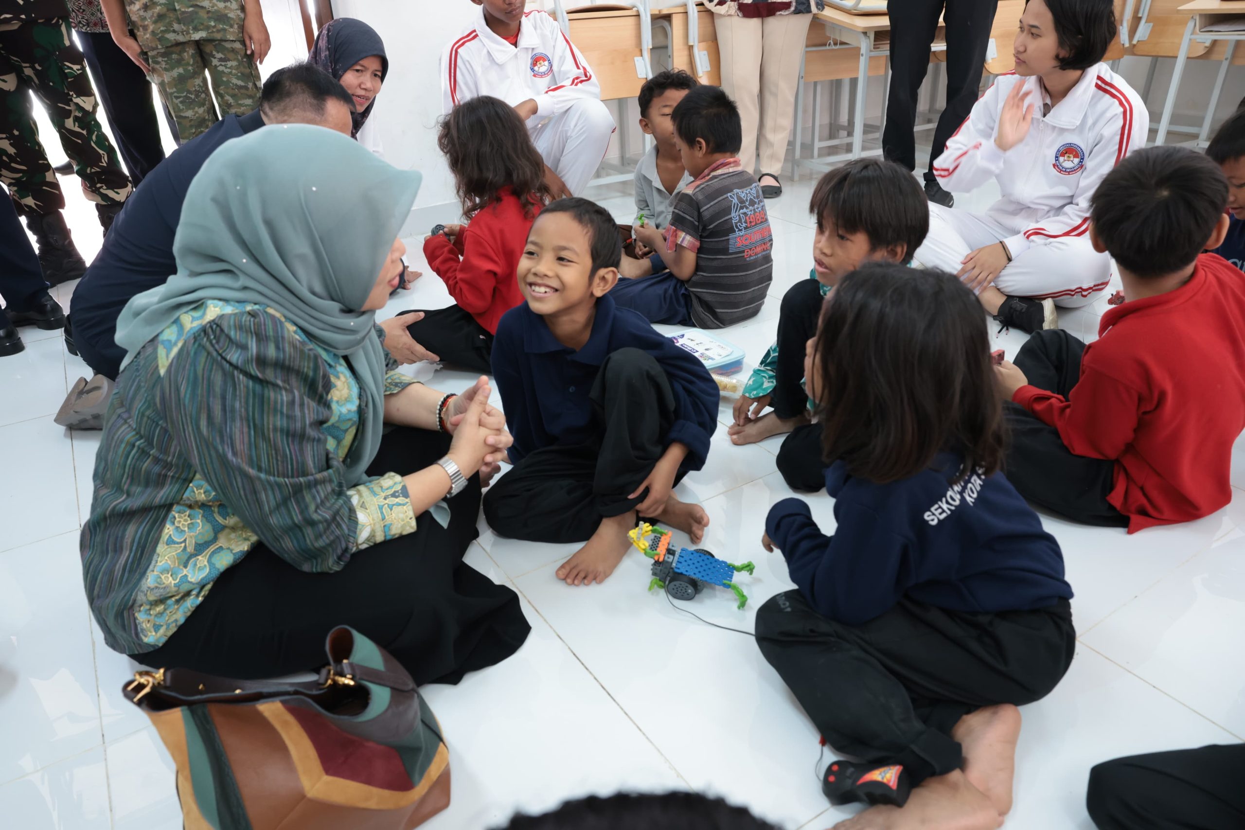 Kisah Andini di Sekolah Rakyat Sentuh Hati Hj. Ansari