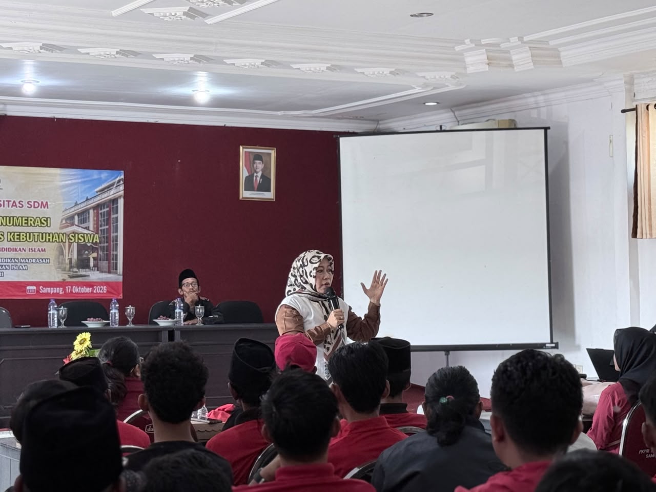 NGOPI Bersama Guru Madrasah di Sampang, Hj. Ansari Dengarkan Suara Hati Pendidik