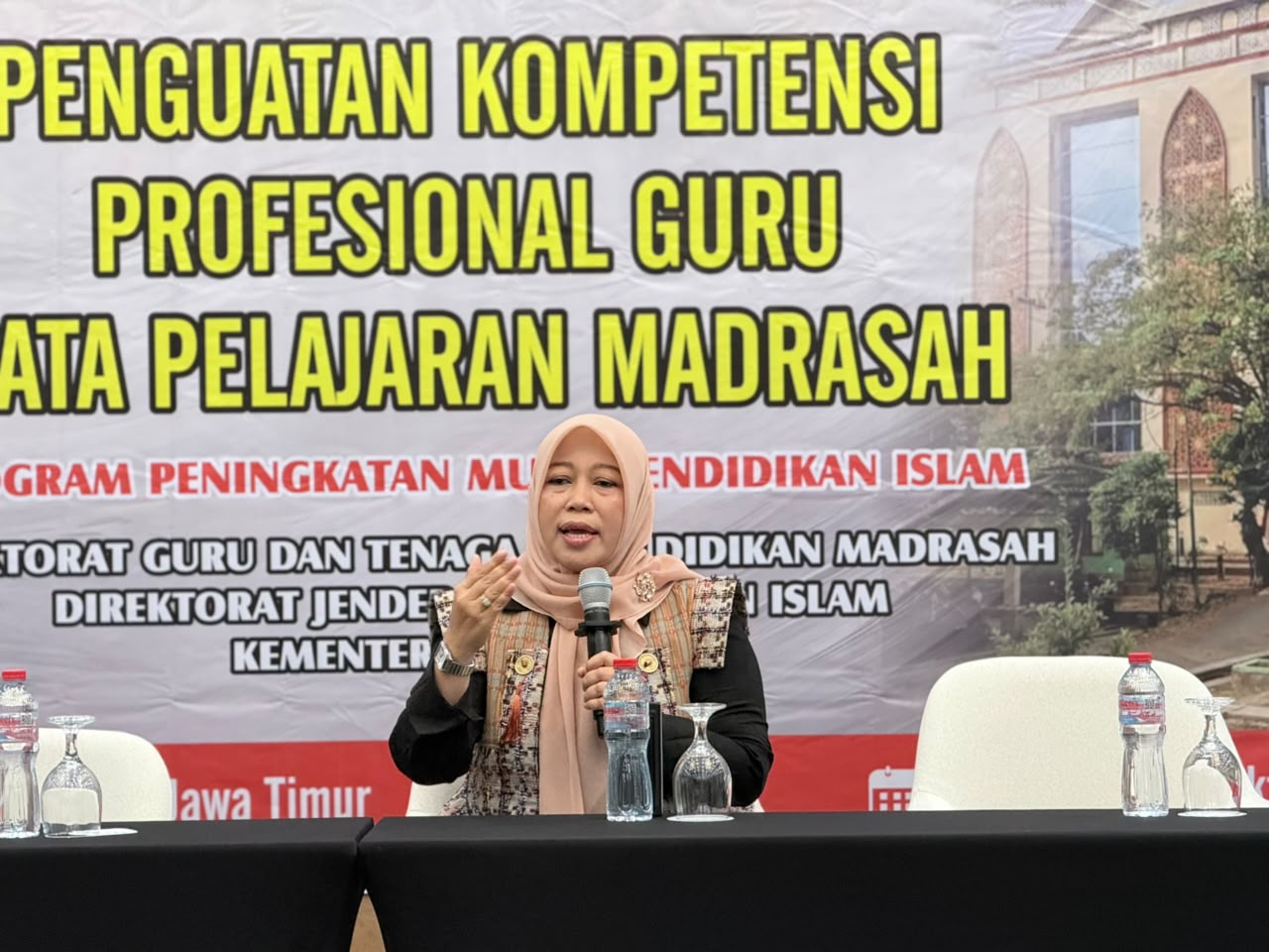 Hj. Ansari Sapa Guru Madrasah saat NGOPI di Sumenep, Bahas Kesejahteraan Pendidik