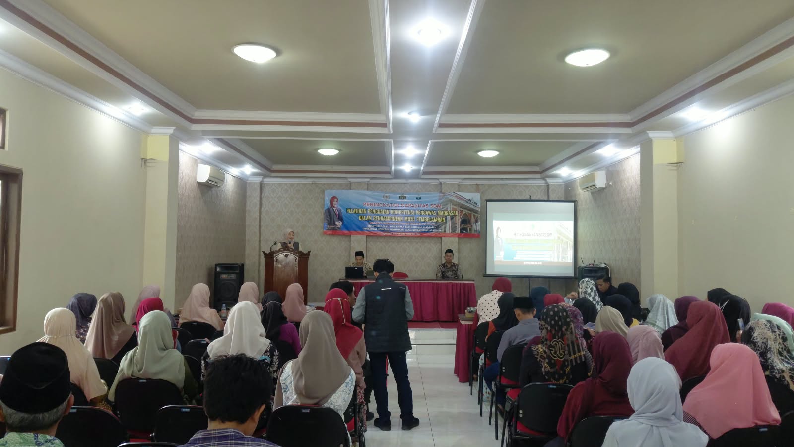 Tingkatkan Mutu Pendidikan, Anggota DPR RI Hj. Ansari Soroti Peran Guru hingga Masyarakat